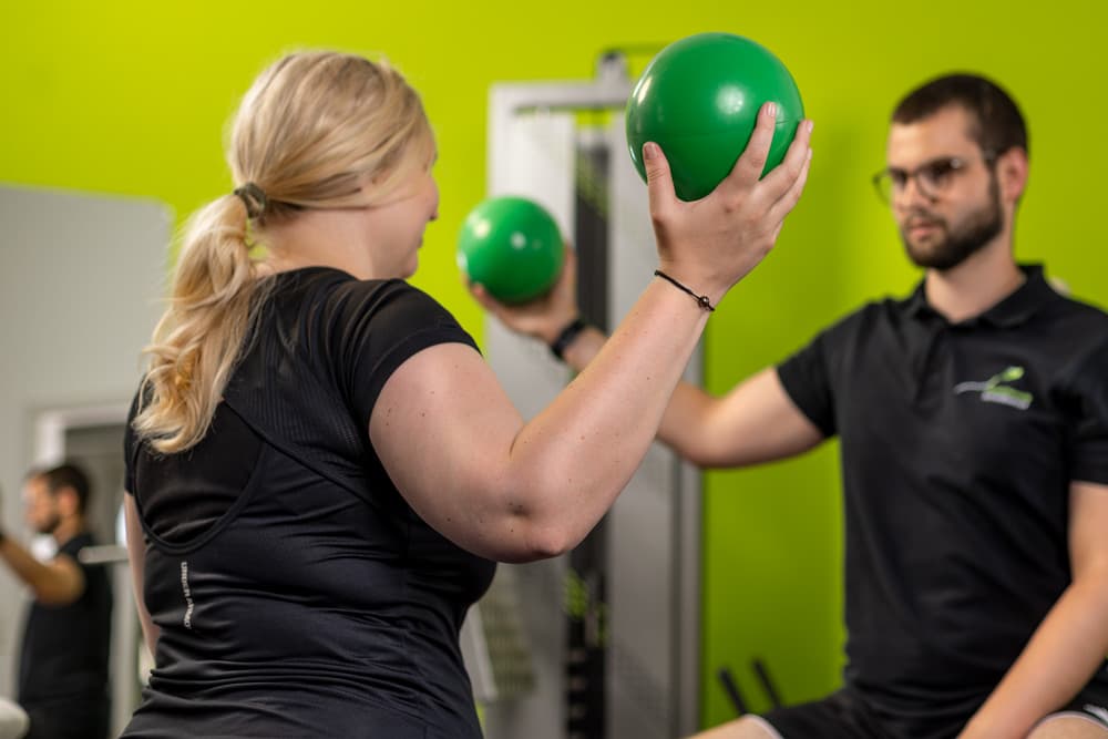 Physiotherapie mit Übungsball